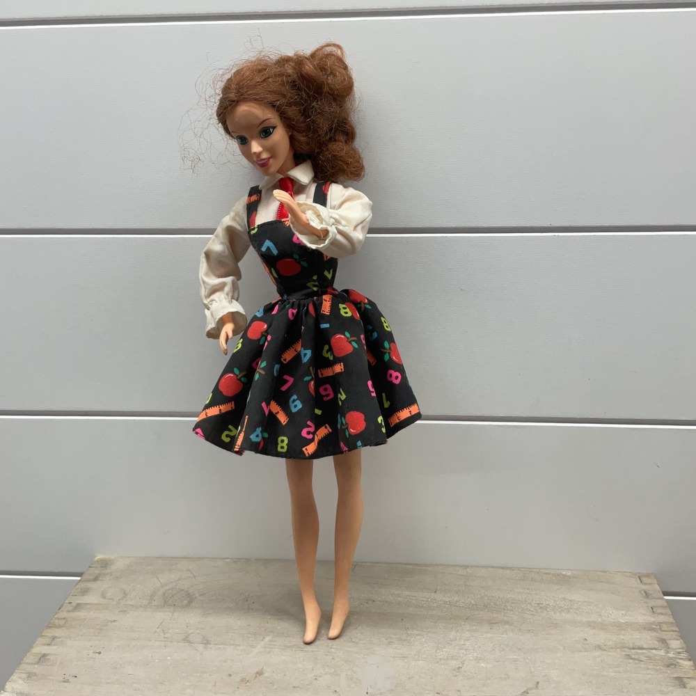 Vintage Mattel Barbie Doll Auburn Hair School Teacher Outfit Apples Numbers 90s
